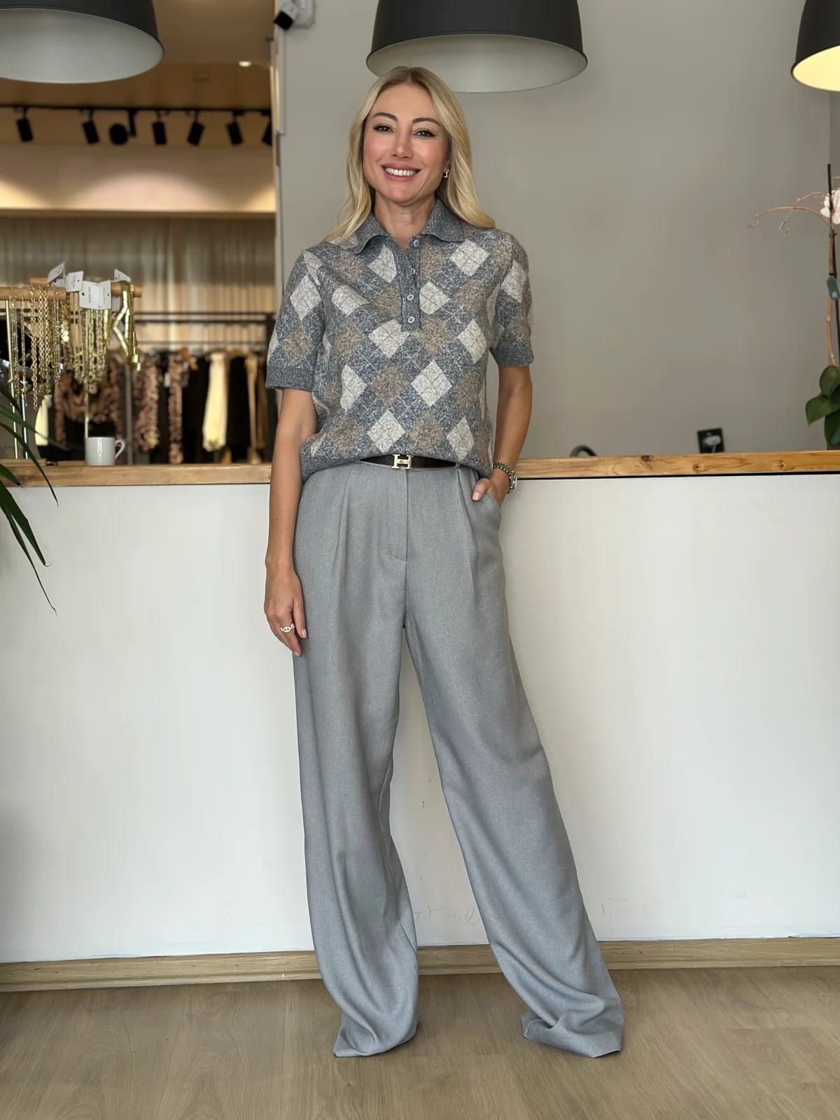 Gri Yüksek Bel Frenci Palazzo Pantolon askı00438 - ₺1.499,99 | ASKI BOUTIQUE Balat Gri Yüksek Bel Frenci Palazzo Pantolon askı00438 Pantolon (Yumuşak Dokulu Triko / Butik Kumaş) - Butik Modeli | ASKI BOUTIQUE Balat