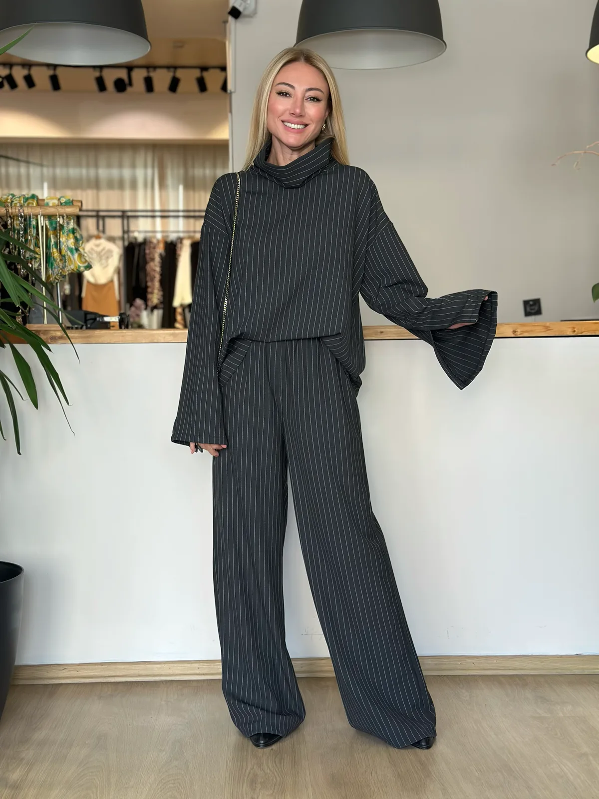 Bella Siyah Takım aSKI00432 - ₺3.099,99 | ASKI BOUTIQUE Balat Bella Siyah Takım aSKI00432 Takım | ASKI BOUTIQUE Balat