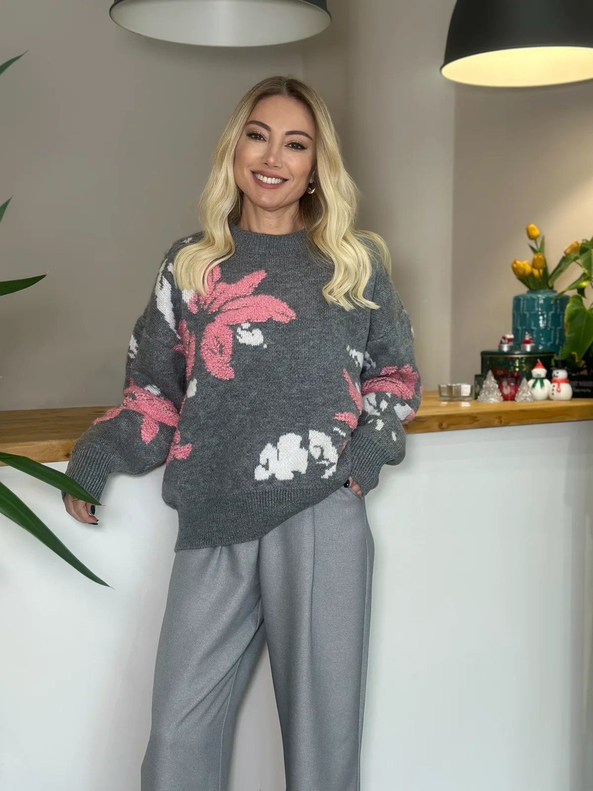 Gri Pembe Geçişli Şık Kazak Askı00457 - ₺1.469,99 | ASKI BOUTIQUE Balat Gri Pembe Geçişli Şık Kazak Askı00457 Kazak | ASKI BOUTIQUE Balat