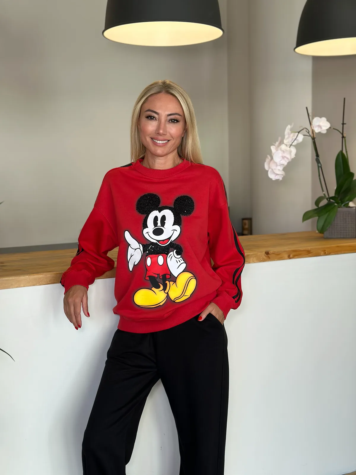 Kırmızı Siyah Şeritli Mickey Sweat Askı00295 - ₺1.199,99 | ASKI BOUTIQUE Balat Kırmızı Siyah Şeritli Mickey Sweat Askı00295 Sweatshirt (Özel Butik Kumaş) - Butik Modeli | ASKI BOUTIQUE Balat