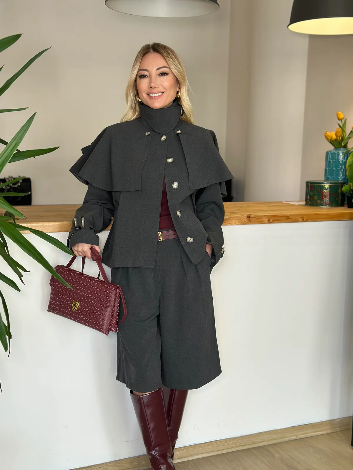 Pelerin Detaylı Antrasit Trençkot Askı0018 - ₺3.599,99 | ASKI BOUTIQUE Balat Pelerin Detaylı Antrasit Trençkot Askı0018 Trençkot (Özel Butik Kumaş) - Butik Modeli | ASKI BOUTIQUE Balat