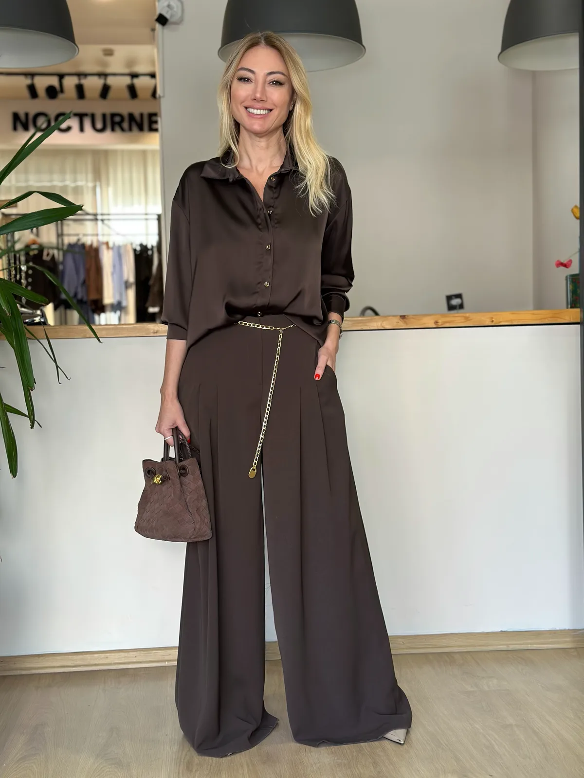 Pervazlı Çift Piliseli Kahve Pantolon Askı00204 - ₺1.679,99 | ASKI BOUTIQUE Balat Pervazlı Çift Piliseli Kahve Pantolon Askı00204 Pantolon | ASKI BOUTIQUE Balat