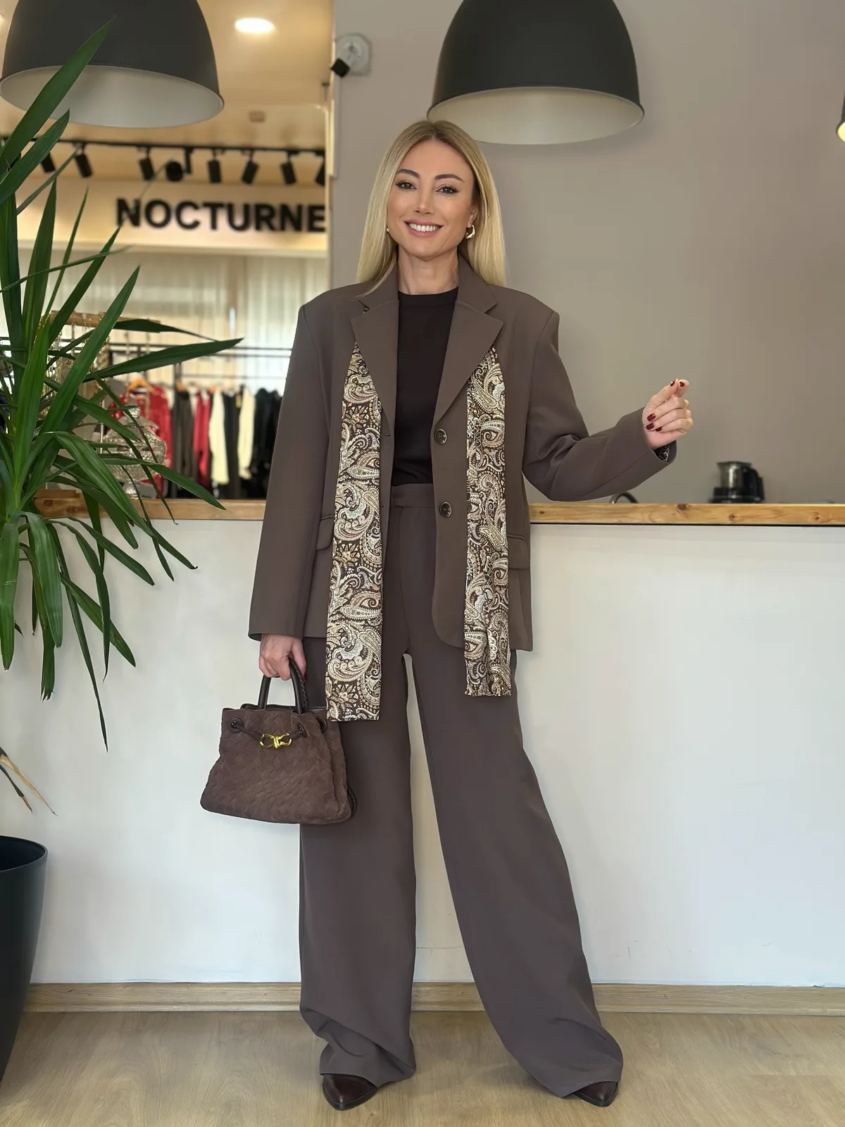 Saten Astarlı Şal Desenli Kahve Ceket Askı00388 - ₺1.499,99 | ASKI BOUTIQUE Balat Saten Astarlı Şal Desenli Kahve Ceket Askı00388 Dış Giyim | ASKI BOUTIQUE Balat
