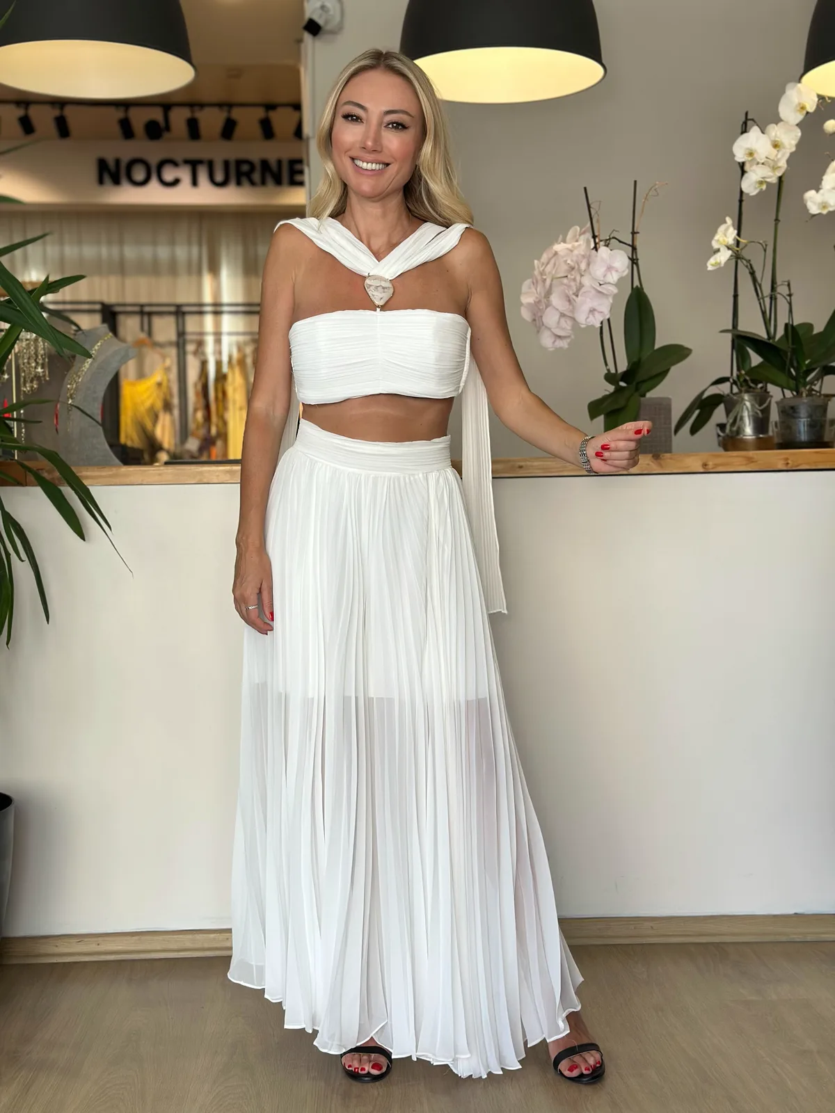 Şifon Beyaz Pantolon Etek Takım Askı00269 - ₺1.599,99 | ASKI BOUTIQUE Balat Şifon Beyaz Pantolon Etek Takım Askı00269 Takım | ASKI BOUTIQUE Balat